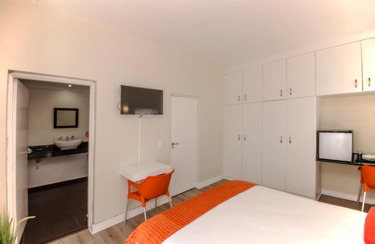 Small Bay Guest House Bloubergstrand Εξωτερικό φωτογραφία
