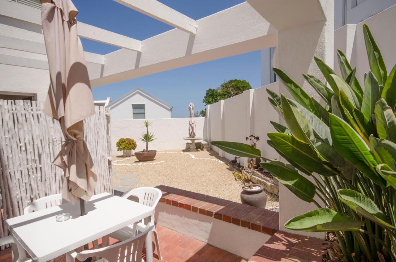 Small Bay Guest House Bloubergstrand Εξωτερικό φωτογραφία