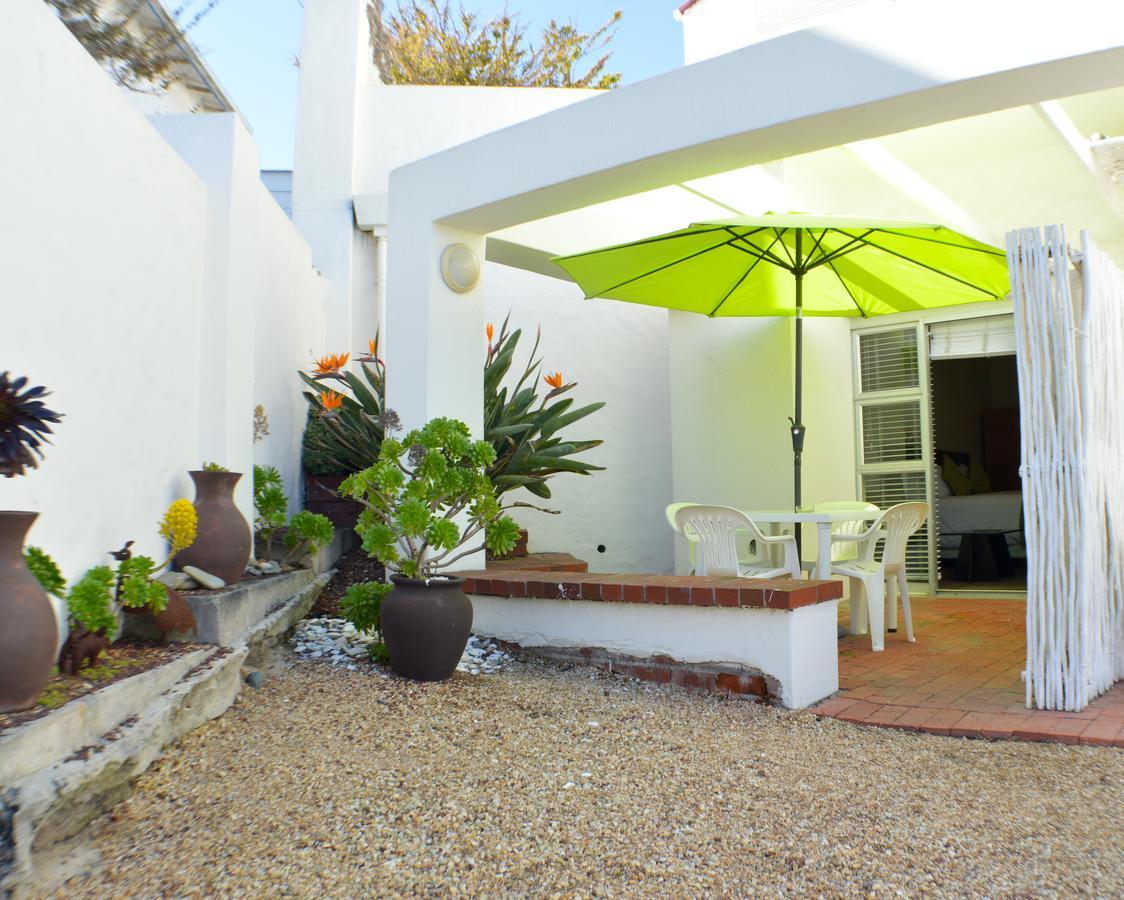 Small Bay Guest House Bloubergstrand Εξωτερικό φωτογραφία
