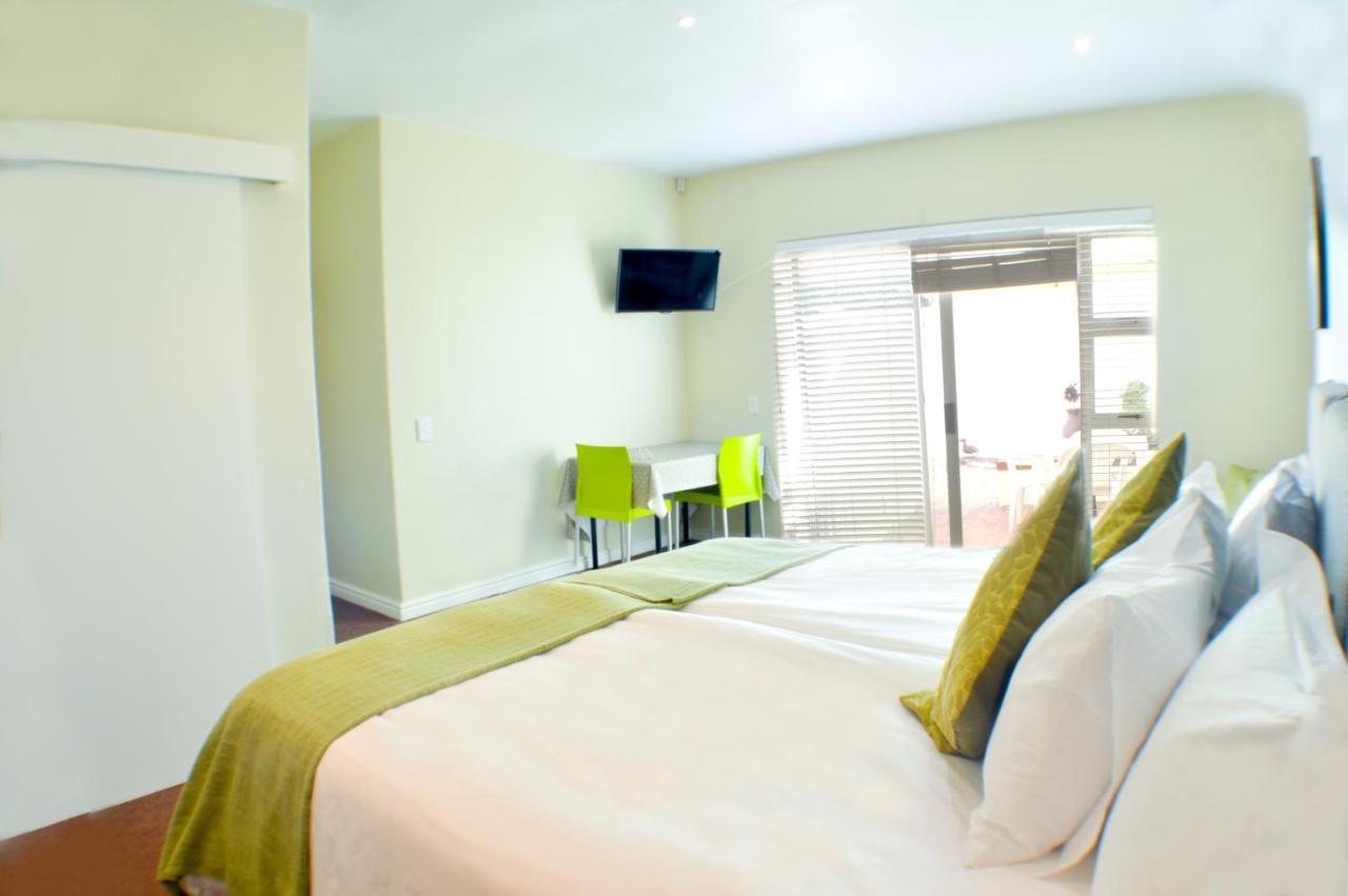 Small Bay Guest House Bloubergstrand Εξωτερικό φωτογραφία
